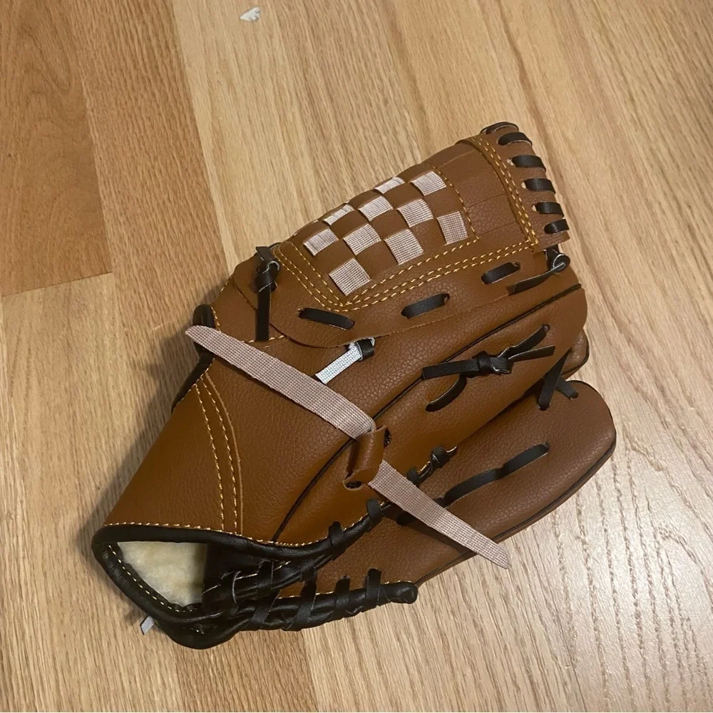 Right Handed Glove 10.5” Tan Black Stitching Baseball Kids